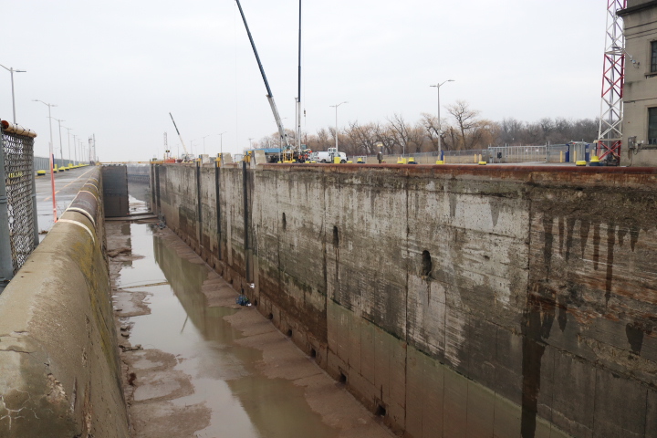 the canal’s infrastructure that is usually inaccessible during a navigation season. (Dariya Baiguzhiyeva/Niagara Now)