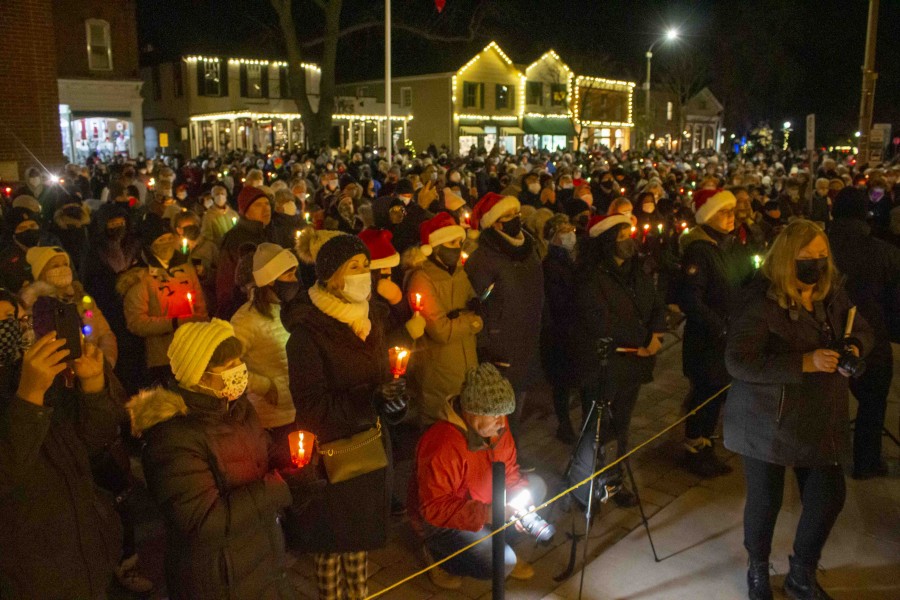 Thousands of people gathered on Queen Street for the Candlelight Stroll. (Evan Saunders)