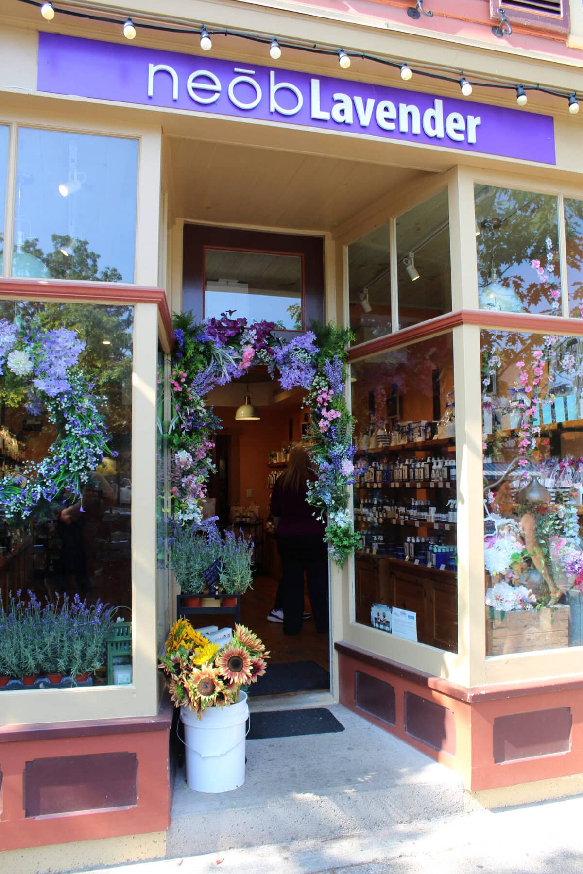 Neob Lavender's manager Tracy Kent said there's a reconciliation that can be made between heritage and accessibility: she said she believes her store has applied for a StopGap ramp to deal with the single step in their front entrance, and said that heritage rules played into why they didn't do it before.
