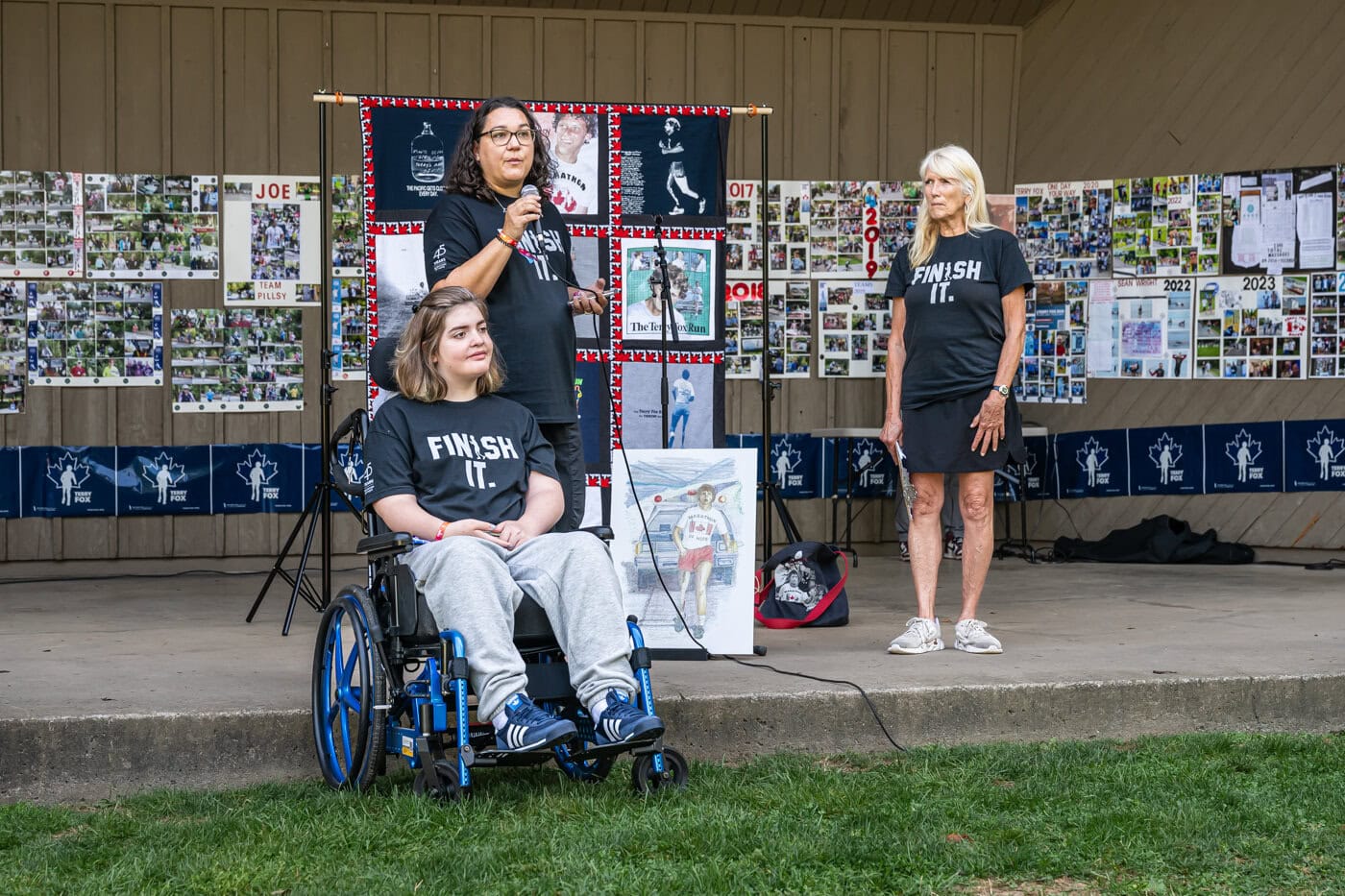 Megan Dyck, 16, with her mother Amber and run organizer Joan King, spoke about hope and the importance of continuing Terry Fox’s legacy.