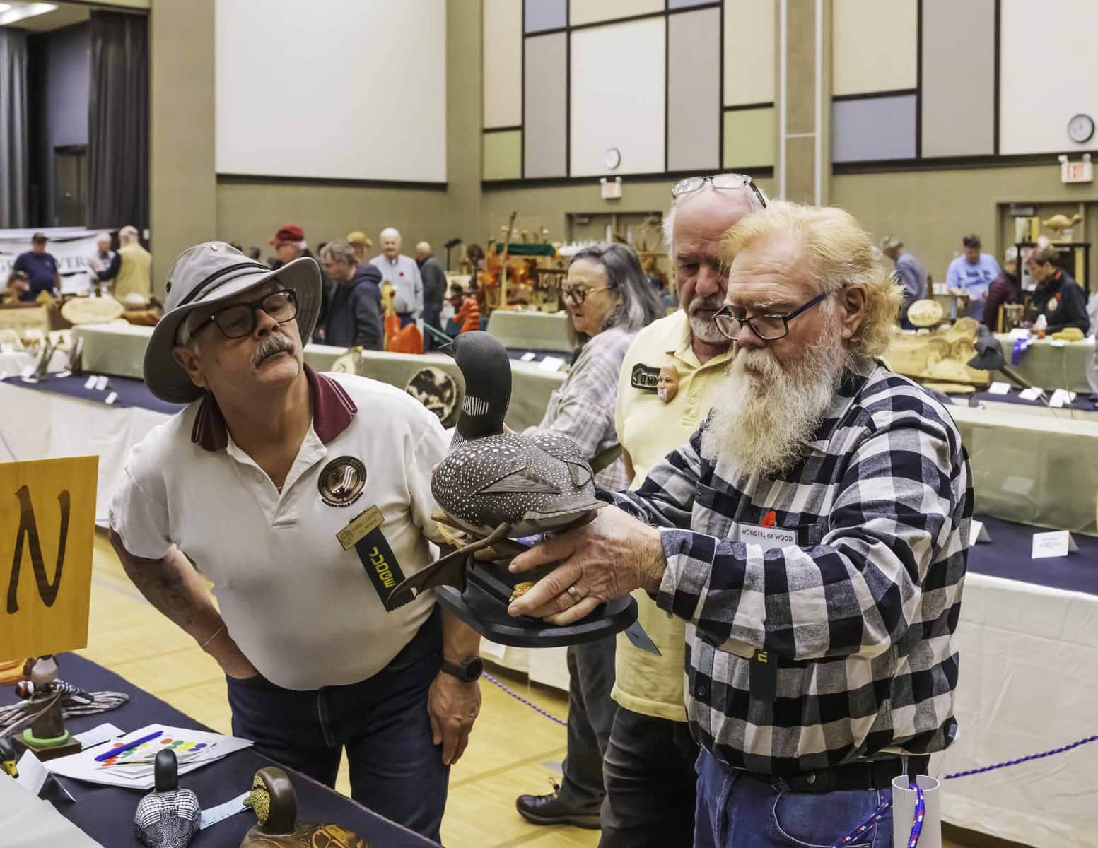 Barrie Casement, Johyn Leman and Ken Hussey judging the eventual best of show winner.