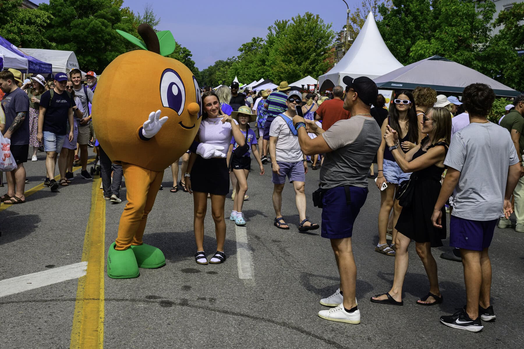 The sweet aroma of peaches fills the air as the NOTL Chamber of Commerce and the St. Vincent de Paul Parish each hosted their annual celebrations of everything peachy.