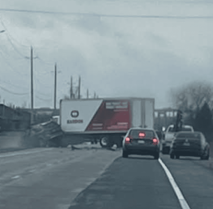 Man dead in head-on crash on Niagara Stone Road