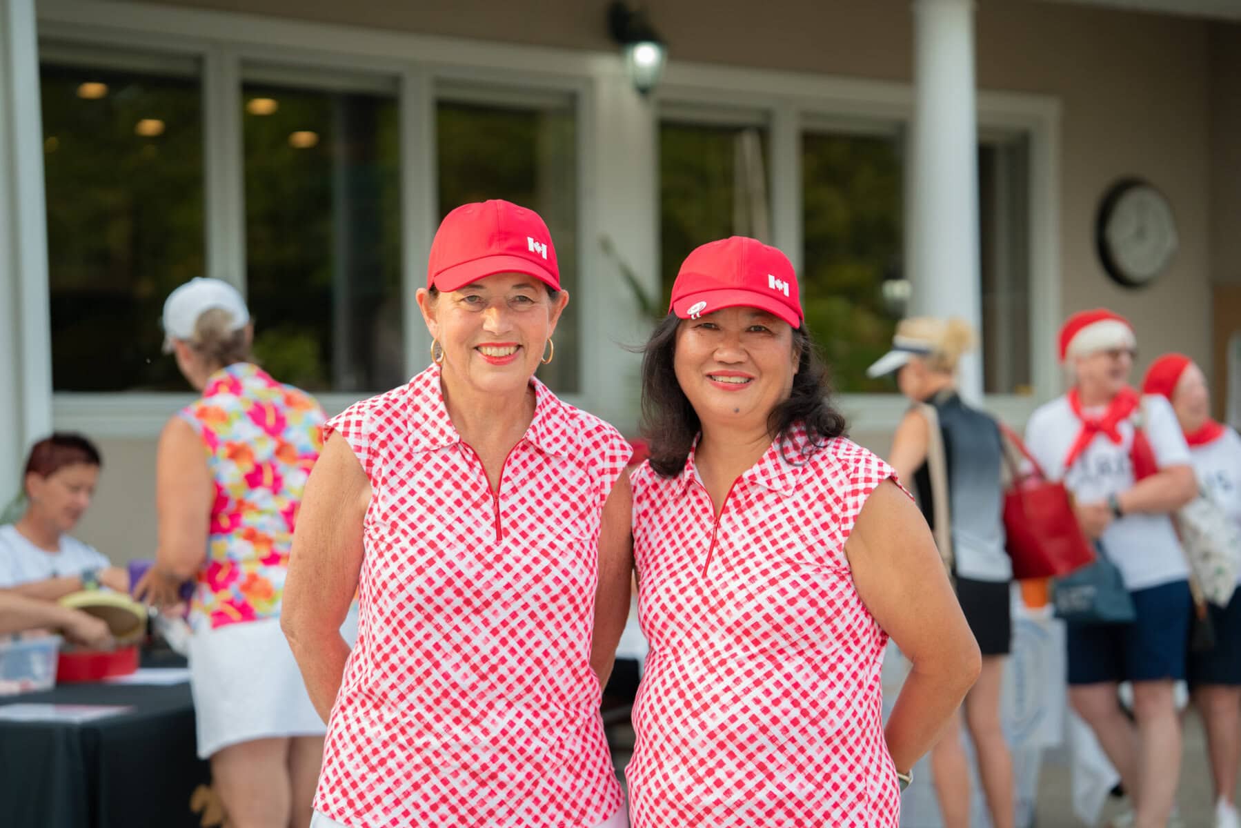 Linda Anderson-Kozik and May Chang embraced an all-Canadian theme.