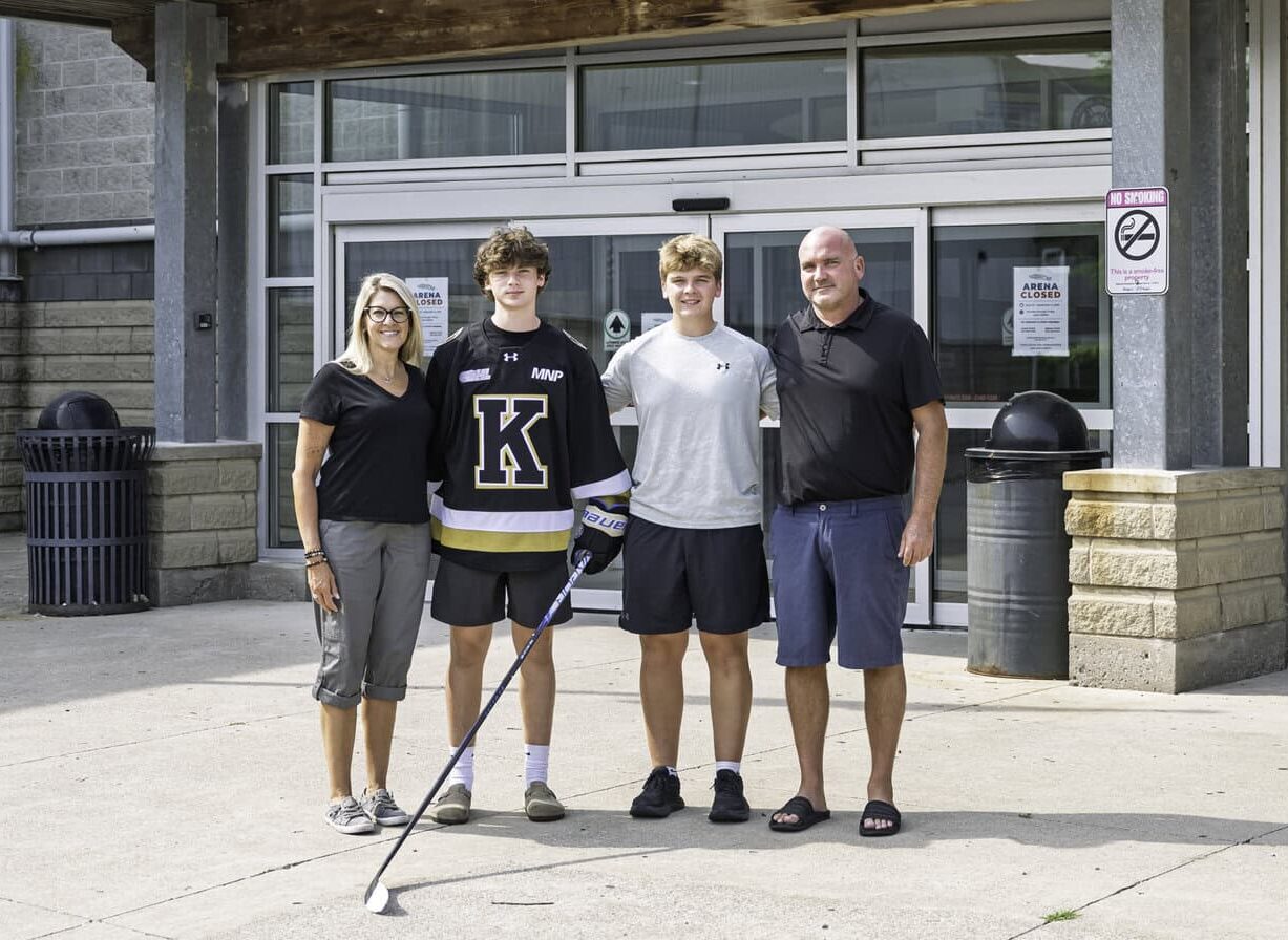 Virgil’s Tomczuk family — mom Jodi, Spencer, older brother Gavin and dad Mike. Spencer captained the Niagara North Stars U16 AAA team this season
and earned a selection by the Kingston Frontenacs in the Ontario Hockey League draft, all while managing a health challenge.